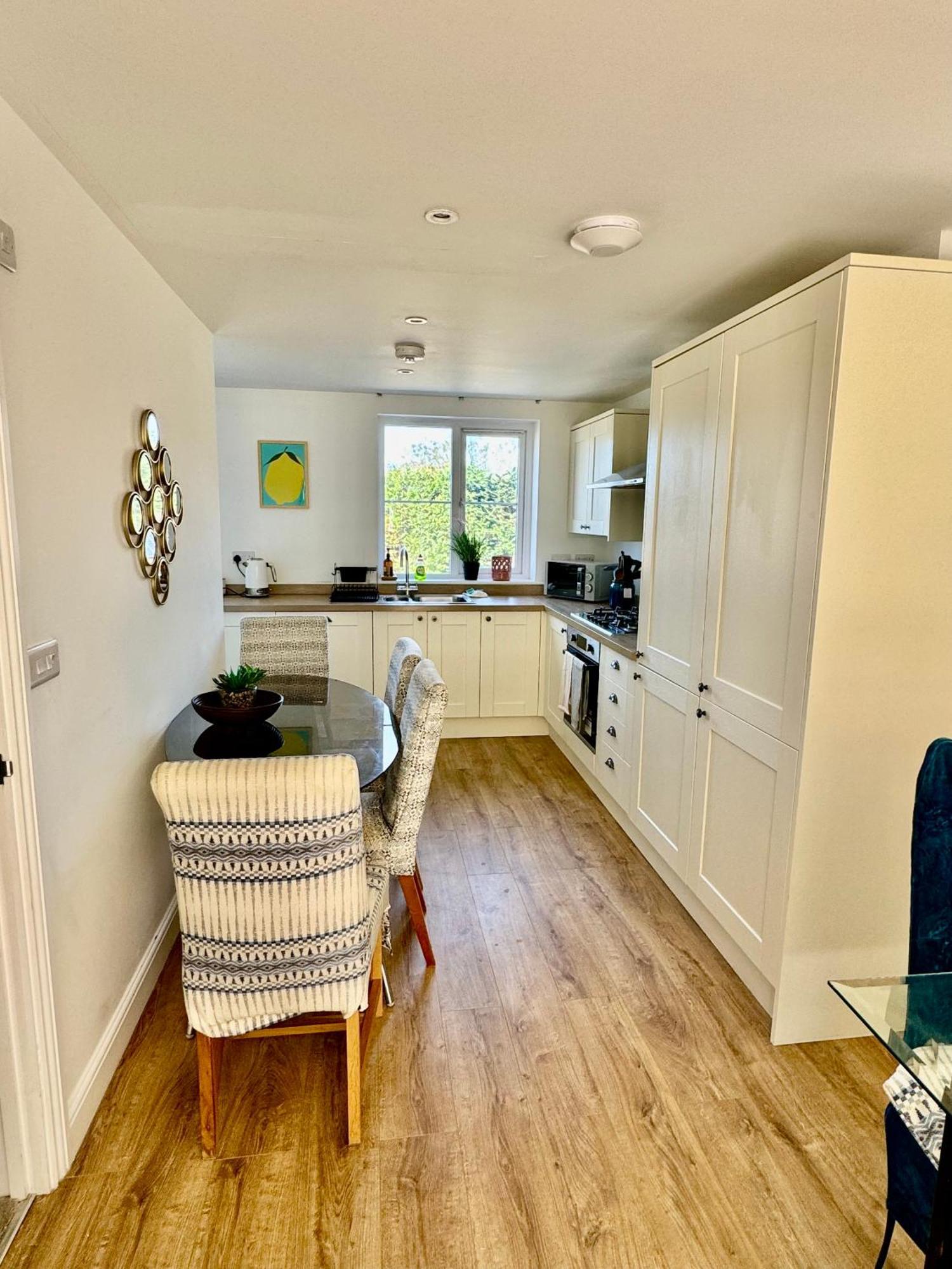 Family In Seaside Town Holiday home
